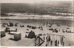 N4-40) MIMIZAN PLAGE (LANDES) CONTRE JOUR SUR LA PLAGE - (OBLITERATION DE 1956 - 2 SCANS)   - Mimizan Plage