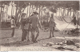 LES HINDOUS AU PARC BORELY MARSEILLE - GUERRE 1914 - ON AMENE A L'AMBULANCE UN CAVALIER - 2 SCANS - Parcs Et Jardins