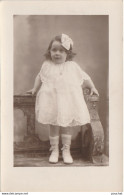 06-  ENFANT PETITE FILLE - CARTE PHOTO CH. YVON , LE RAINCY - THERESE SAUVAGEOT - 12 JUIN 1923 - (2 SCANS) - Portraits
