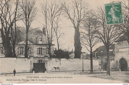 P21-45) PITHIVIERS - LE CHATEAU ET LE PALAIS DE JUSTICE - Pithiviers