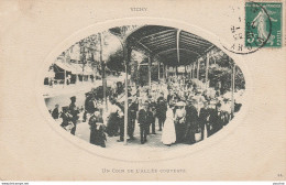 P2-03) VICHY - UN COIN DE L'ALLEE COUVERTE - (TRES ANIMEE) - Vichy