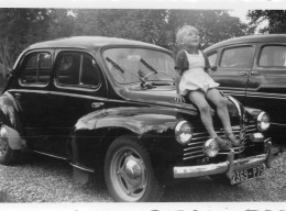 Photographie Photo Amateur Vintage Snapshot Automobile Car Voiture Enfant - Automobile