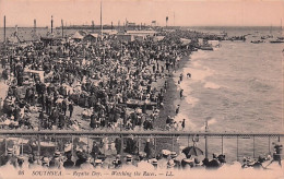 Hampshire - SOUTHSEA - Regatta Day  - Wetching The Races - Southsea