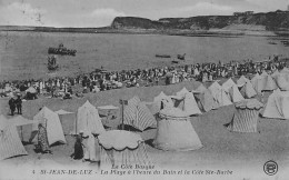 64 - SAINT JEAN De LUZ  - La Plage A L'heure Du Bain Et La Cote Ste Barbe - Saint Jean De Luz