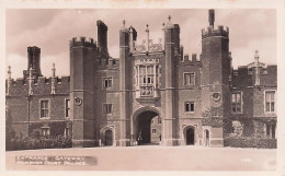  Entrance Gateway. Hampton Court Palace - Sonstige & Ohne Zuordnung