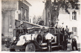 Photographie Photo Amateur Vintage Snapshot Automobile Car Voiture Auto Renault - Automobiles