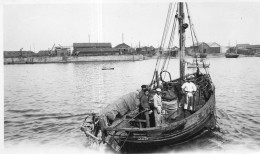 Photographie Photo Amateur Vintage Snapshot La Chaume Sables D'Olonne Pêche  - Orte