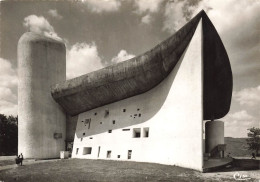 FRANCE - Ronchamp - Chapelle De Notre Dame Du Haut - Architecte Le Corbusier - Face Sud - Animé - Carte Postale Ancienne - Lure