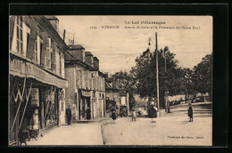 CPA Gourdon, Avenue De Sarlat Et La Promenade De L`Arbre Rond  - Gourdon