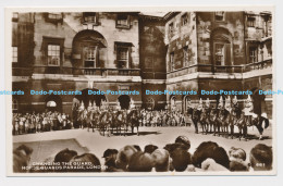 C004240 Changing Guard. Horse Guards Parade. London. 661. RP - Welt