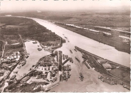 PORT AUTONOME DE STRASBOURG (67) Le Rhin - L'Avant-Port Nord Et Le Bassin Aux Pétroles  CPSM  GF - Péniches