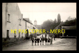 70 - VAIVRE - RUE DE L'EGLISE - LAVOIR - FONTAINE - CARTE PHOTO ORIGINALE - Sonstige & Ohne Zuordnung