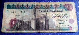 Egypt  2002 - 100 Pounds - P-67c - Sign #20 - Oyoun - Egypte