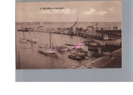 CPA - ROYAN 17 - Le Port Phare Bateau Voilier 1926 - Royan