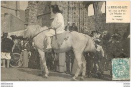 LE BOURG DE BATZ UN JOUR DE FETE UN PALUIDIER EN COSTUME DE VOYAGE - Batz-sur-Mer (Bourg De B.)