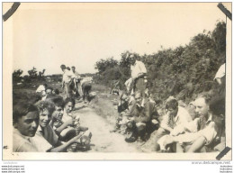 PHOTO SCOUTISME  RAID SPIRITUEL EN BRETAGNE 07/28 AVEC  AUMONIER SCOUT DONCOEUR S5 - Autres & Non Classés