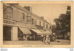 LA BERNERIE LA PLACE DES HALLES ET DU MARCHE   LA CAVE NANTAISE - La Bernerie-en-Retz