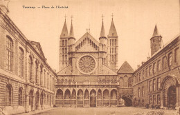 Belgique HAINAUT TOURNAY PLACE DE L EVECHE - Tournai