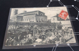 Carte Postale  N418 LA ROCHE SUR YON  La Place Du Marché Et Le Chevet De L église - La Roche Sur Yon