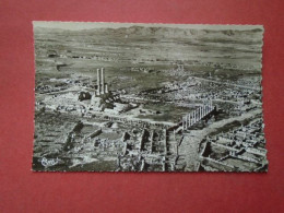 CPSM PHOTO GLACEE ALGERIE  TIMGAD  VUE PANORAMIQUE SUR LES RUINES ROMAINES  VOYAGEE - Sonstige & Ohne Zuordnung