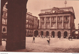 NÂ°2020 Z -cpa San Sebastian -place De La Consitution Et HÃ'tel De Ville- - Guipúzcoa (San Sebastián)