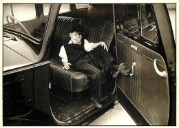 Enfants - Image - Autres - Enfant Qui Dort - Automobiles - Photo David Ken - CPM - Carte Neuve - Voir Scans Recto-Verso - Other & Unclassified