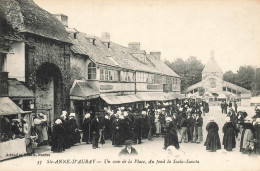 Ste Anne D'auray * Un Coin De La Place * Au Fond , La Scala Sancta * Coiffe - Sainte Anne D'Auray