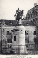 In 6 Languages Read A Story: Le Château De Chantilly. Statue Du Duc D'Aumale, Par Gérôme. | Statue Of The Duke Of By - Chantilly