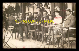 92 - BOULOGNE-BILLANCOURT - 10 BIS RUE DES 4 CHEMINEES - BELLE SCENE DE CAFE - CARTE PHOTO ORIGINALE - Boulogne Billancourt