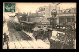 92 - BOIS-COLOMBES - TRAIN EN GARE DE CHEMIN DE FER  - Other & Unclassified