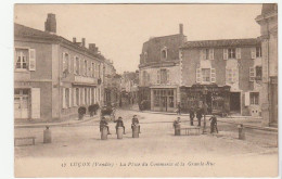 Vendée /Luçon, Place Du Commerce Et Grande Rue, Magasin, Animée - Lucon