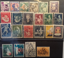 NEDERLAND PAYS BAS NETHERLANDS,1928 - 1960  Lot 22 Timbres VOOR HET KIND Oeuvres Enfance Obl TB Cote 32 Euros - Collections