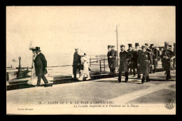 FAMILLE IMPERIALE RUSSE - VISITE A CHERBOURG (MANCHE) - LA FAMILLE IMPERIALE ET LE PRESIDENT SUR LA DIGUE - Familles Royales