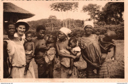NÂ°2443 Z -cpa Lombolombo -Wafanda -mÃ¨res LÃ©preuses Avec Leur Enfant Sain- - Congo Belge