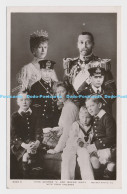 C005180 2440 C. King George V. And Queen Mary With Their Children. Rotary Photo. - Welt