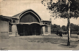 NÂ°2533 Z -cpa Paris -square Des Batignoles- - Places, Squares