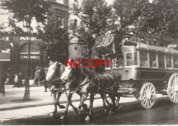 Photo Cpsm Grand Format Transport à Paris. Hippomobile "Le Madeleine Bastille" à Son Départ (Collection Paris 1900)... - Buses & Coaches