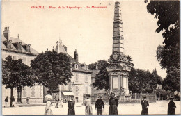 70 VESOUL - Place De La Republique, Le Monument. - Vesoul