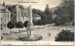 70 VESOUL - Le Monument Sur La Place De La Republique. - Vesoul