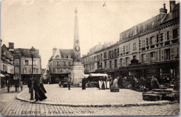 28 CHARTRES -- La Place Marceau Un Jour De Marche  - Chartres