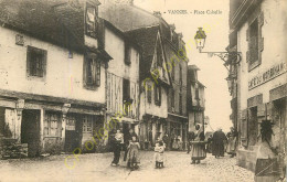 56.  VANNES . Place Cabello .  CPA Animée .  - Vannes