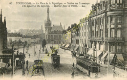 59.  TOURCOING . La Place De La République . Station Des Tramways . CPA Animée . - Tourcoing