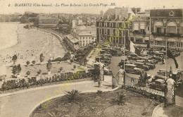 64.  BIARRITZ .  La PLace Bellevue . La Grande Plage . - Biarritz