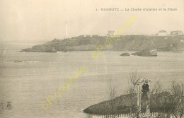 64.  BIARRITZ .  La Cloche D'alarme Et Le Phare . - Biarritz