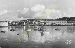 29.   CONCARNEAU . L'avant-port Et L'Ecole De Marine . - Concarneau