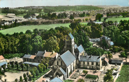 60.  En Avion Au Dessus De NOGENT SUR OISE . Eglise Romane . - Nogent Sur Oise