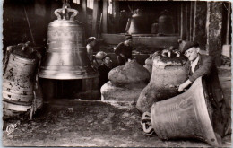 50 VILLEDIEU LES POELES - La Fonderie De Cloches. - Villedieu