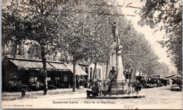 58 COSNE SUR LOIRE - Place De La Republique. - Cosne Cours Sur Loire