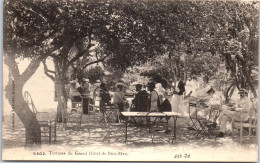 29 BEG MEIL - Touristes A La Terrasse Du Grand Hotel. - Beg Meil