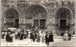 21 DIJON - L'eglise Saint Michel - Sortie De Messe. - Dijon